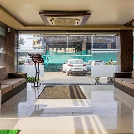 Treebo Trip Ganpati Hotell Bhopal Exteriör bild