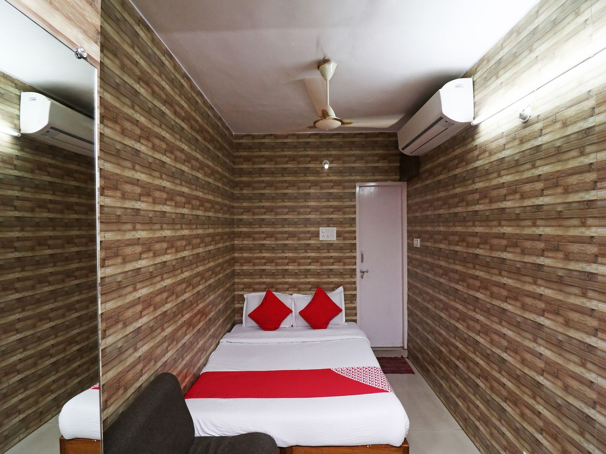 Treebo Trip Ganpati Hotell Bhopal Exteriör bild