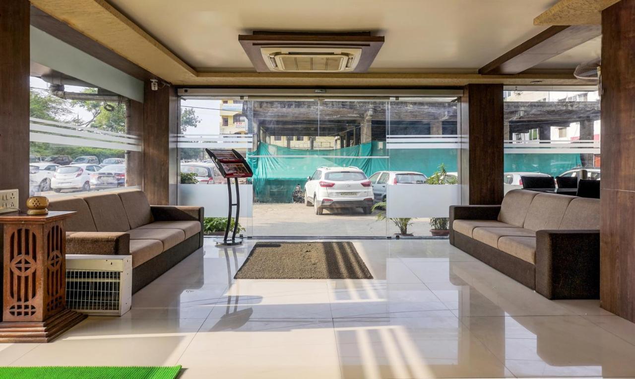 Treebo Trip Ganpati Hotell Bhopal Exteriör bild