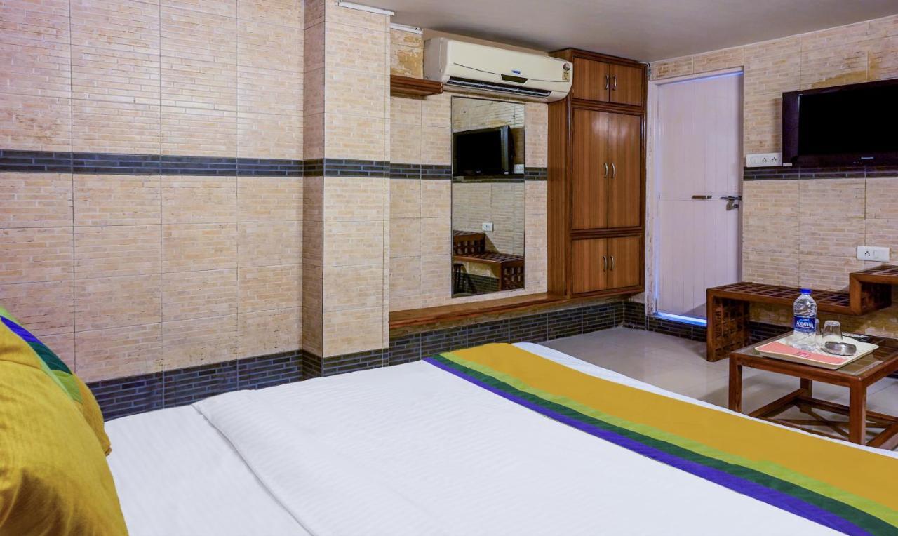 Treebo Trip Ganpati Hotell Bhopal Exteriör bild