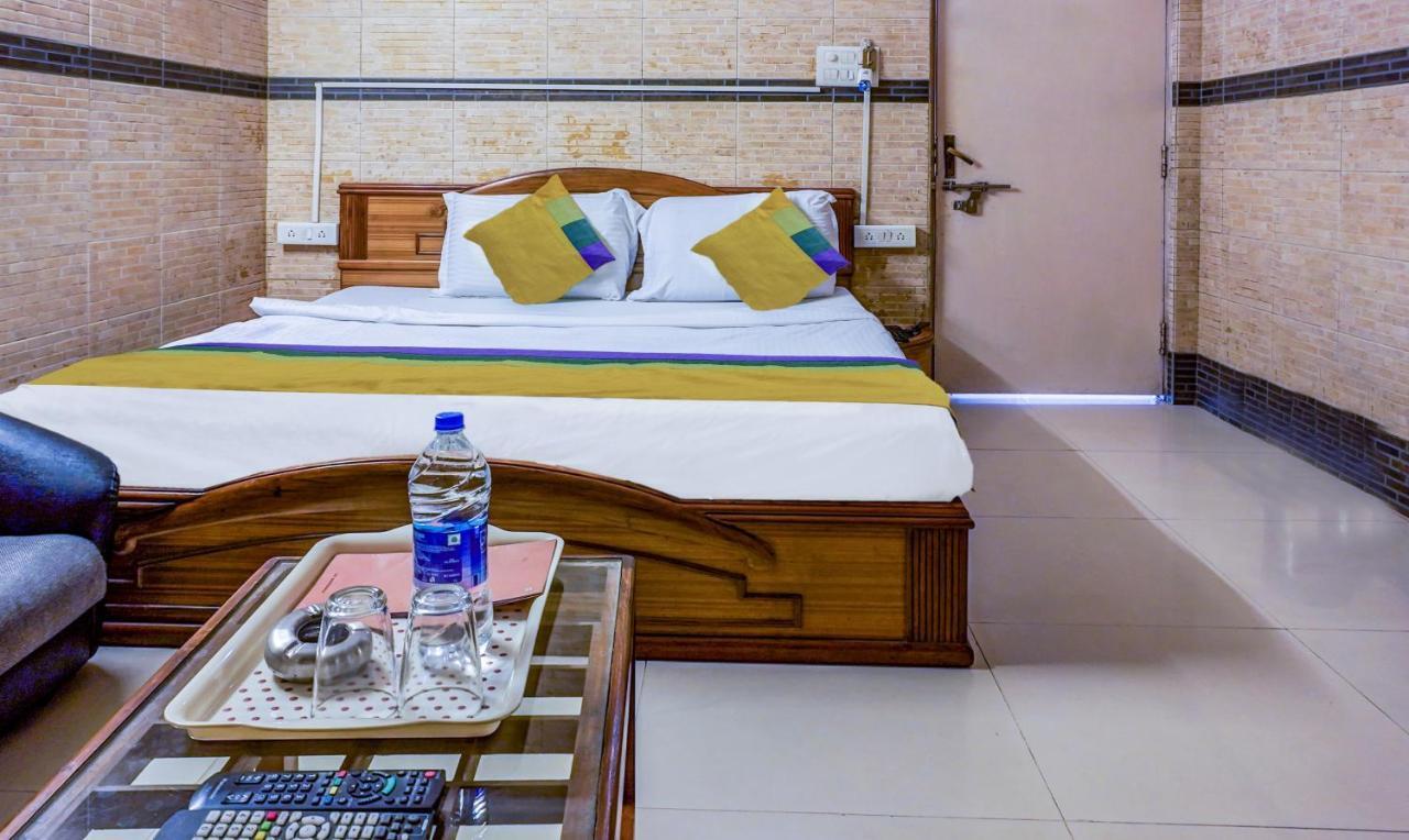 Treebo Trip Ganpati Hotell Bhopal Exteriör bild